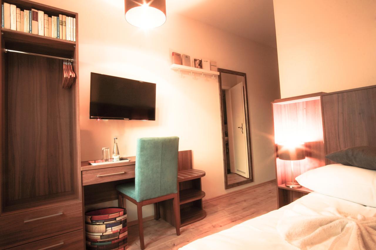 Hotel Bett Und Buch Berlin Exterior photo