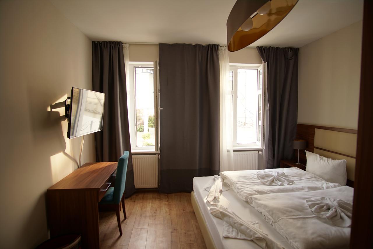 Hotel Bett Und Buch Berlin Exterior photo